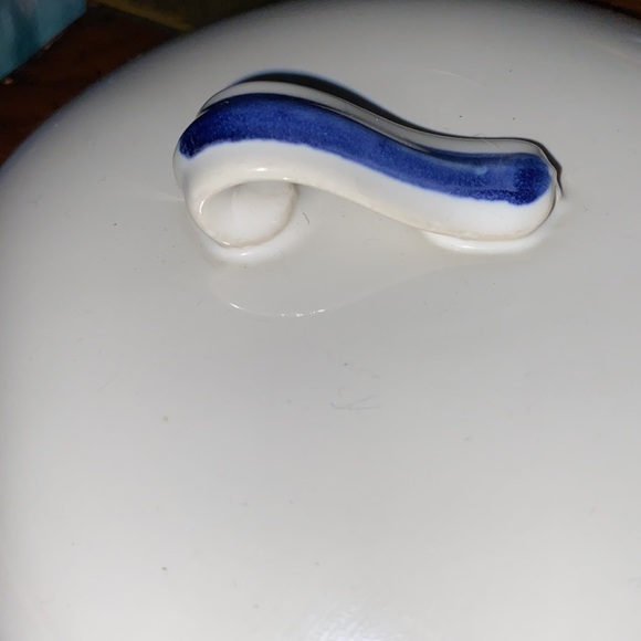 Vintage 1962 Country Blue International House bowl w/ lid - Picture 3 of 5